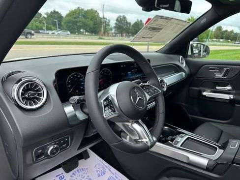 New 2026 Mercedes-Benz GLB 250 4MATIC image 14