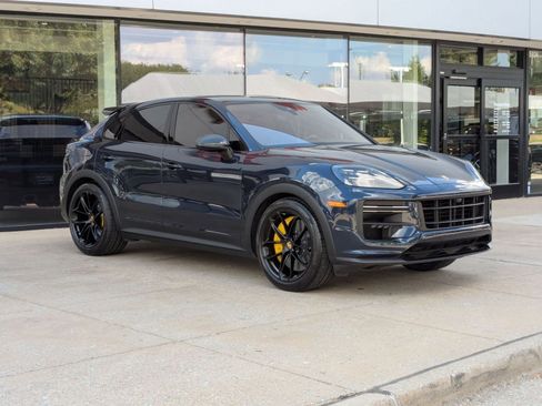 Used 2024 Porsche Cayenne Turbo GT image 7