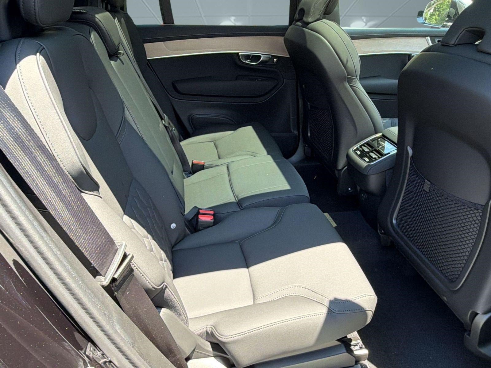 Used 2026 Volvo XC90 B5 Plus w/ Protection Package AWD/4WD image 29