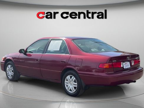 Used 2001 Toyota Camry LE w/ Value Pkg 3 FWD image 3