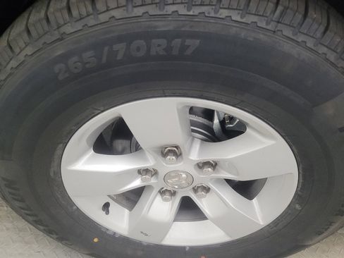 Used 2019 RAM 1500 Classic SLT RWD image 31