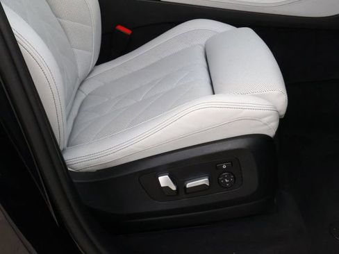 Used 2024 BMW X5 sDrive40i w/ M Sport Package RWD image 19
