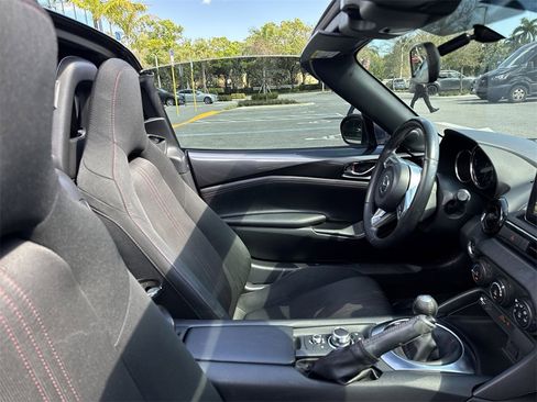 Used 2017 MAZDA MX-5 Miata RF Club image 16