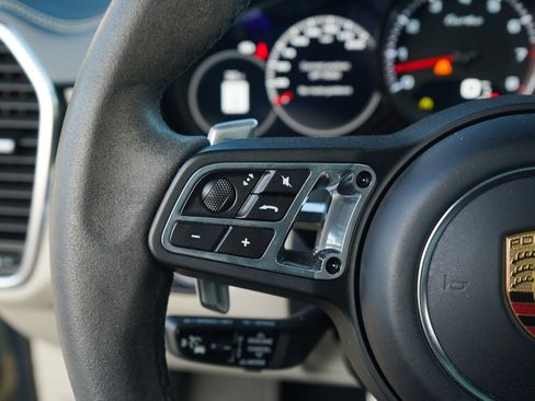 Used 2019 Porsche Cayenne Turbo image 27