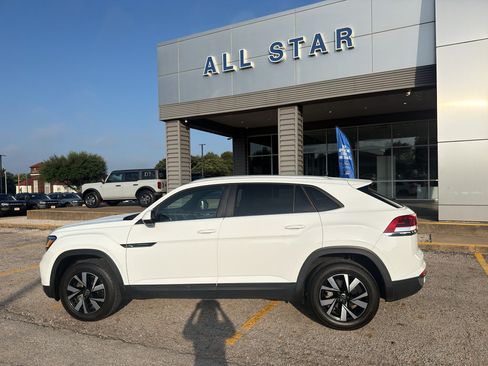 Used 2021 Volkswagen Atlas Cross Sport SE FWD image 8
