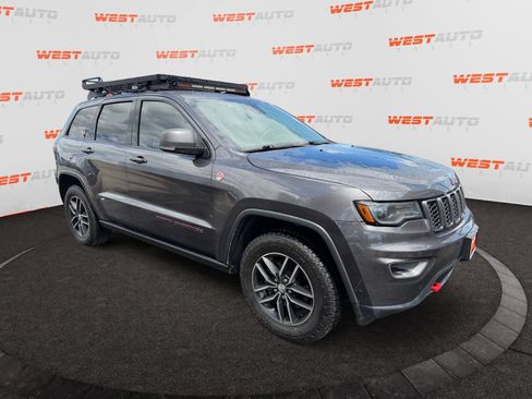 Used 2017 Jeep Grand Cherokee Trailhawk w/ Trailhawk Luxury Group AWD/4WD image 7