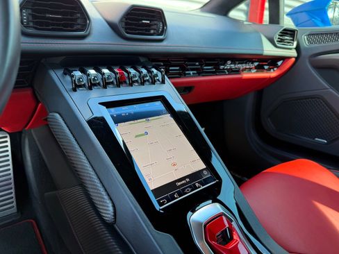 Used 2021 Lamborghini Huracan EVO RWD image 28