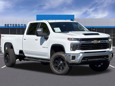 Used 2024 Chevrolet Silverado 3500 LT AWD/4WD image 2