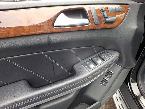 Used 2014 Mercedes-Benz GL 550 4MATIC image 12