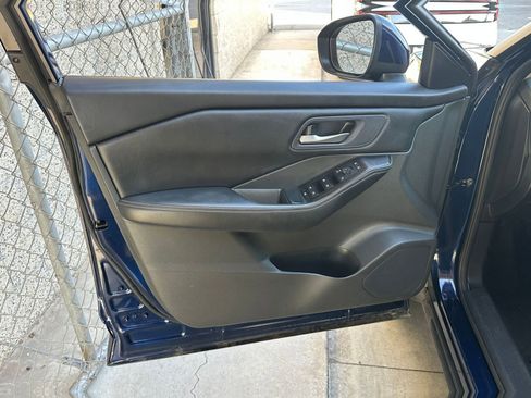 Used 2025 Nissan Rogue SV AWD/4WD image 18