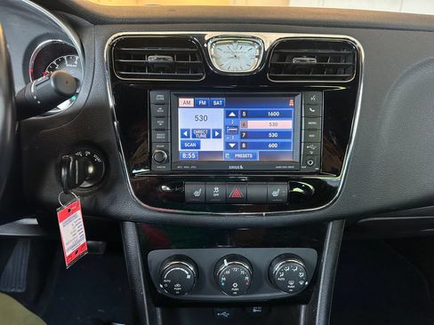Used 2012 Chrysler 200 S FWD image 7