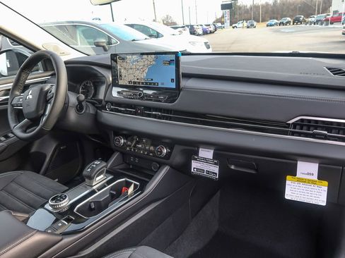 New 2026 Mitsubishi Outlander AWD image 22