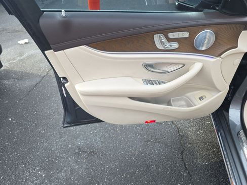 Used 2018 Mercedes-Benz E 300 w/ Premium 1 Package image 17