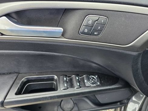 Used 2020 Ford Fusion SEL FWD image 11