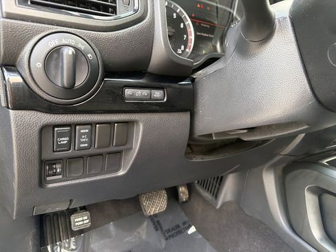 Used 2023 Nissan Titan SV w/ SV Convenience Package RWD image 20