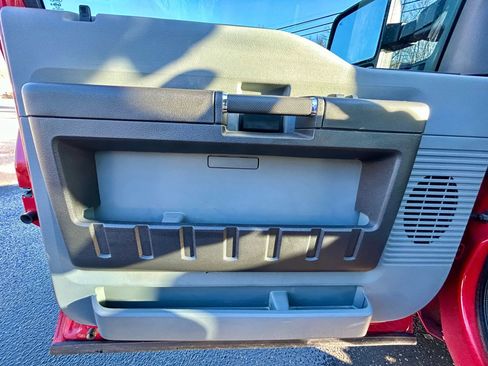 Used 2015 Ford F250 XL w/ Power Equipment Group image 10