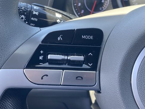 Used 2021 Hyundai Elantra SE FWD image 21