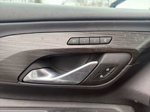 Certified 2024 GMC Terrain SLT image 16