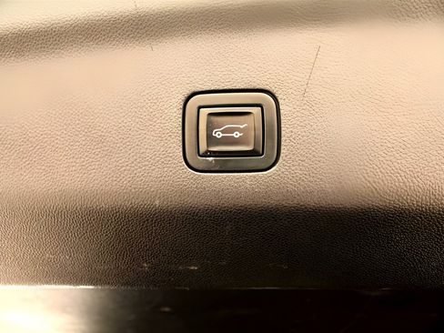 Used 2021 GMC Yukon XL Denali w/ Advanced Technology Package image 38