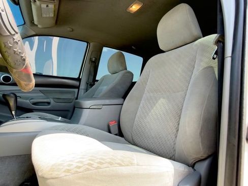 Used 2011 Toyota Tacoma PreRunner w/ SR5 Pkg #2 RWD image 13