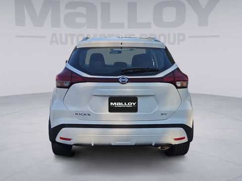Used 2021 Nissan Kicks SV FWD image 4