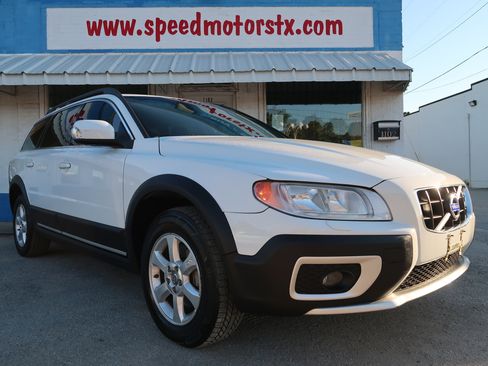 Used 2011 Volvo XC70 3.2 image 6