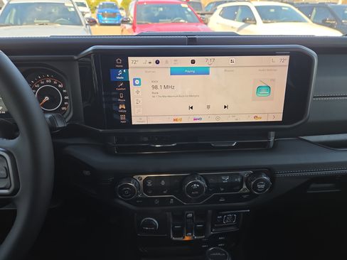 New 2026 Jeep Gladiator Sahara image 8