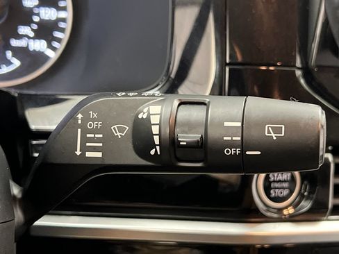 Used 2024 Nissan Pathfinder SL AWD/4WD image 52