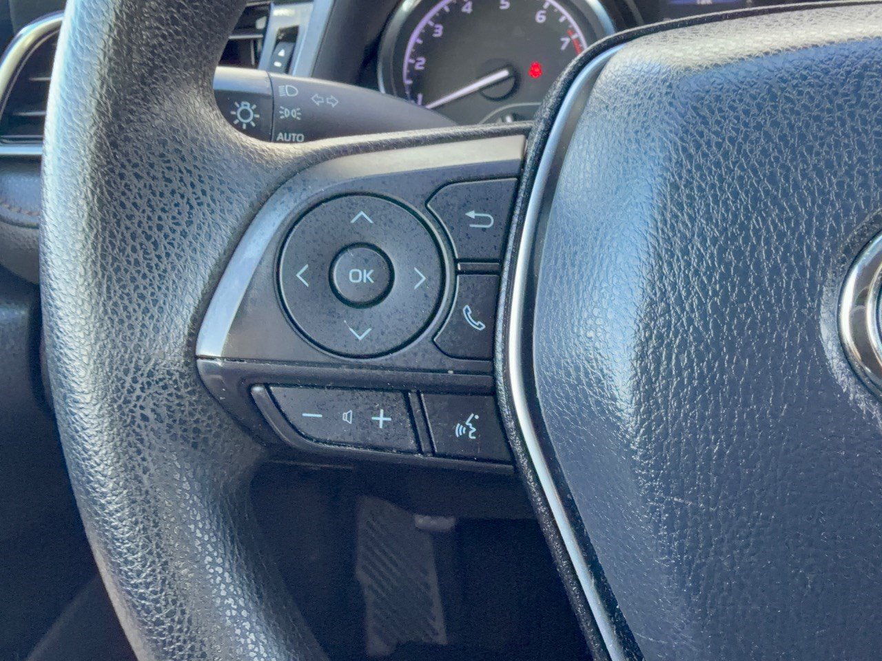 Used 2019 Toyota Camry LE FWD image 18