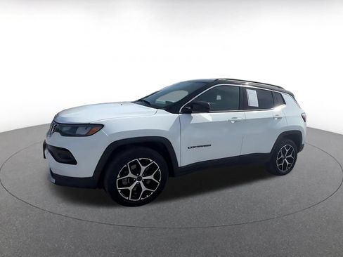 Used 2025 Jeep Compass Limited AWD/4WD image 8