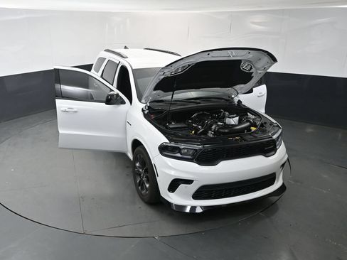 Used 2025 Dodge Durango R/T w/ Blacktop Package AWD/4WD image 17