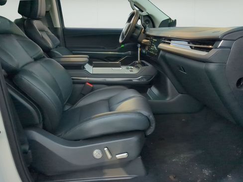 New 2026 Lincoln Navigator L Premier AWD/4WD image 23