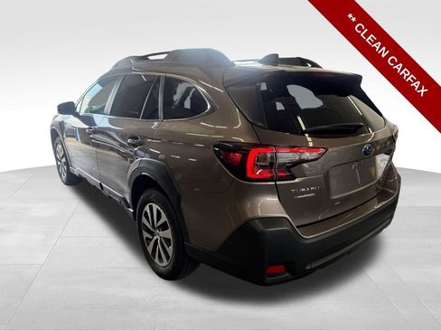 Used 2024 Subaru Outback Premium AWD/4WD image 3