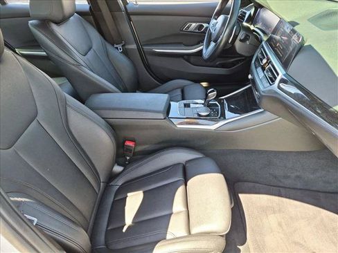 Used 2021 BMW 330i Sedan w/ M Sport Package RWD image 22