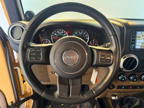 Used 2013 Jeep Wrangler Rubicon w/ PWR Convenience Group AWD/4WD image 11