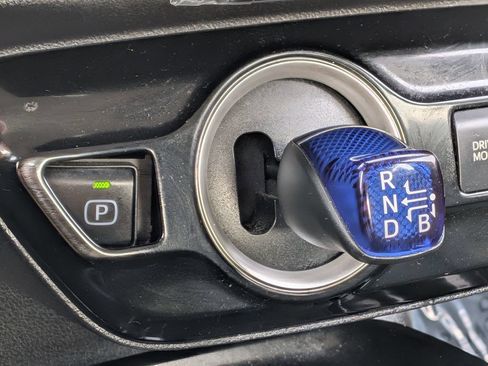 Used 2020 Toyota Prius Prime Limited FWD image 23