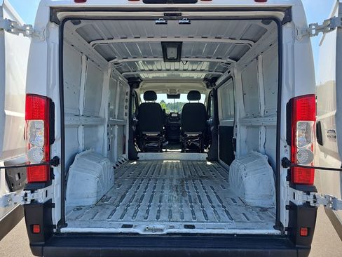 Used 2025 RAM ProMaster 2500 w/ Convenience Group FWD image 16