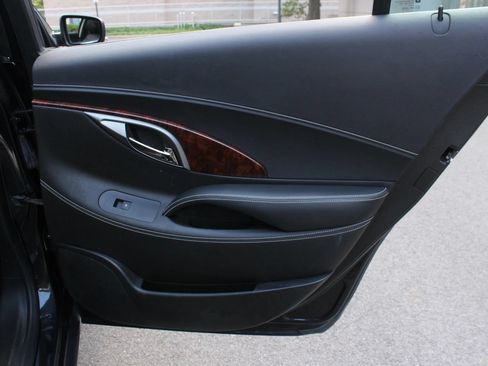 Used 2013 Buick LaCrosse Touring FWD image 24