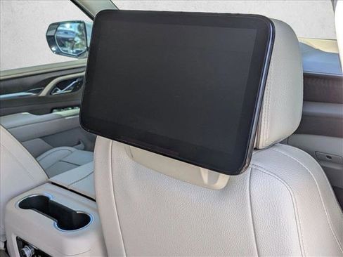 Used 2021 GMC Yukon Denali w/ Denali Premium Package image 25