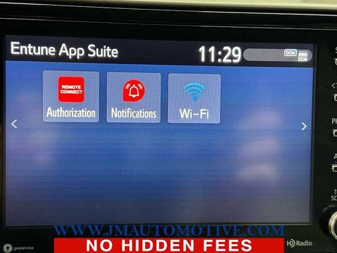 Used 2021 Toyota Highlander XLE image 29