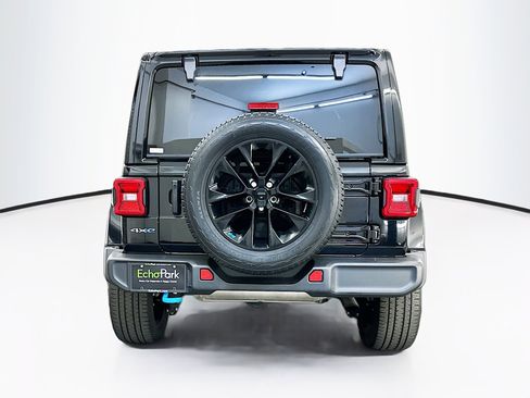 Used 2022 Jeep Wrangler Sahara w/ Cold Weather Group image 7