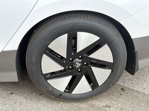 New 2025 Hyundai Ioniq 6 SE image 10