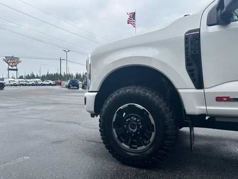 Certified 2025 Ford F350 Platinum w/ Tremor Off-Road Package AWD/4WD image 29