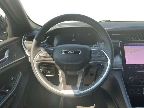 Used 2024 Jeep Grand Cherokee L Limited AWD/4WD image 18