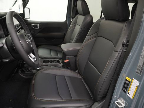 New 2026 Jeep Wrangler Unlimited Sahara AWD/4WD image 15