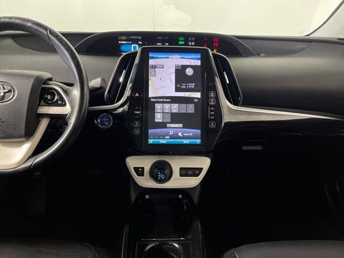 Used 2018 Toyota Prius Prime Premium image 15