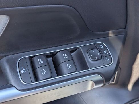 Used 2021 Mercedes-Benz GLB 250 4MATIC image 21