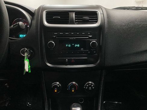 Used 2011 Dodge Avenger Express image 19