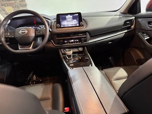 Certified 2025 Nissan Rogue SV w/ SV Premium Package FWD image 26