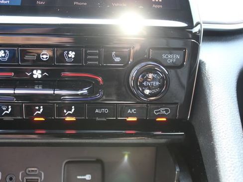 Used 2023 Jeep Grand Cherokee L Summit w/ Luxury Tech Group V AWD/4WD image 29